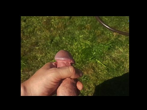 ❤️ Une chaudasse se fait baiser la chatte rose et jouit avec une giclée dans un jardin d'été... ❤️ Sexe at fr.myastro.top ❌